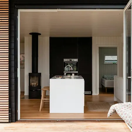New House 200 Meters From The Waterfront Dom wakacyjny