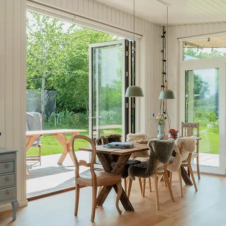 New House 200 Meters From The Waterfront Hébergement de vacances *