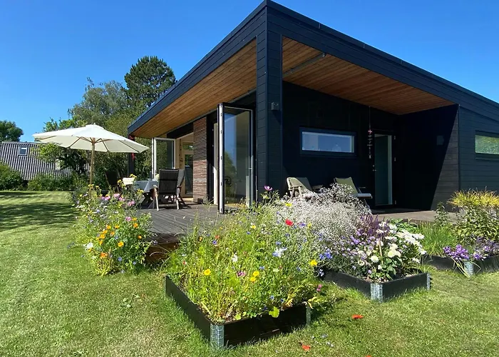 New House 200 Meters From The Waterfront Semesterbostad