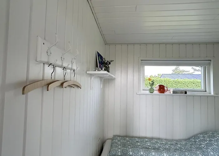 New House 200 Meters From The Waterfront Semesterbostad