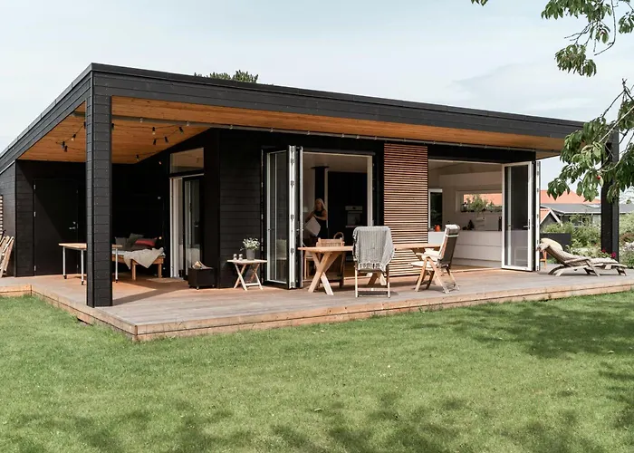 New House 200 Meters From The Waterfront Semesterbostad